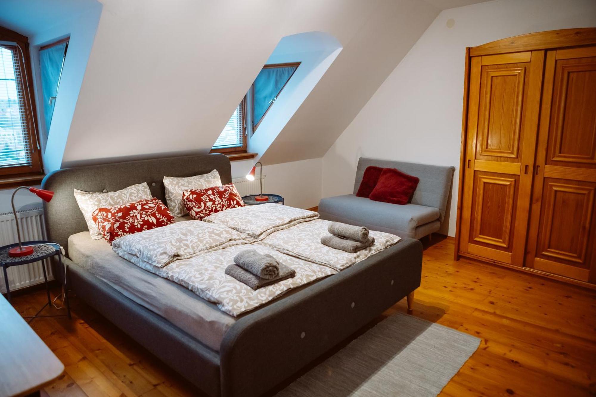 Kiralyszeke Apartman إغير المظهر الخارجي الصورة